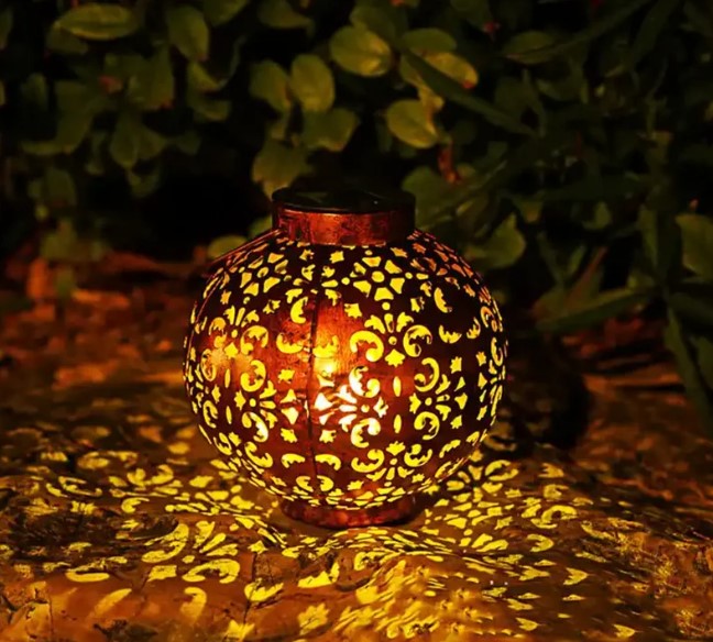 Antique Round Hanging Solar Lights Garden Retro Decor Yard Tree Outdoor Decorative Hollow Solar Lantern For Garden Camping Light