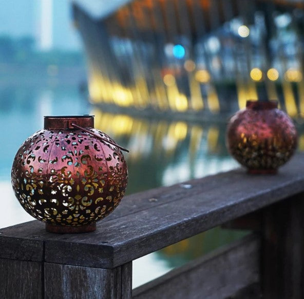 Antique Round Hanging Solar Lights Garden Retro Decor Yard Tree Outdoor Decorative Hollow Solar Lantern For Garden Camping Light